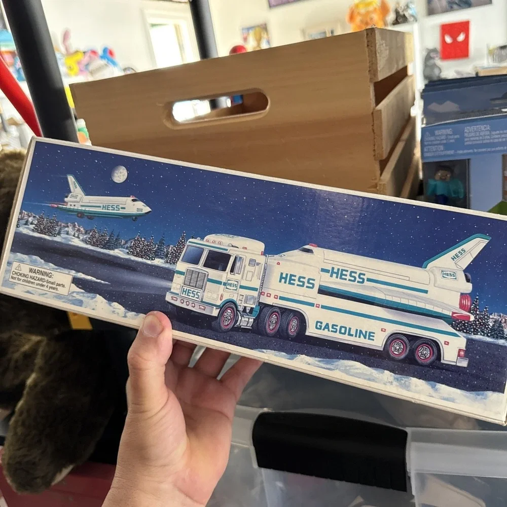 Hess 1999 Toy Truck and Space Shuttle With Satellite - NIB #21